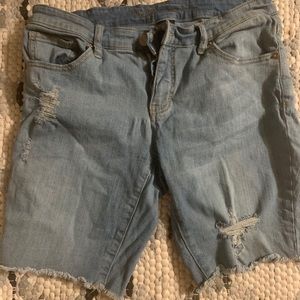Bermuda jean shorts
